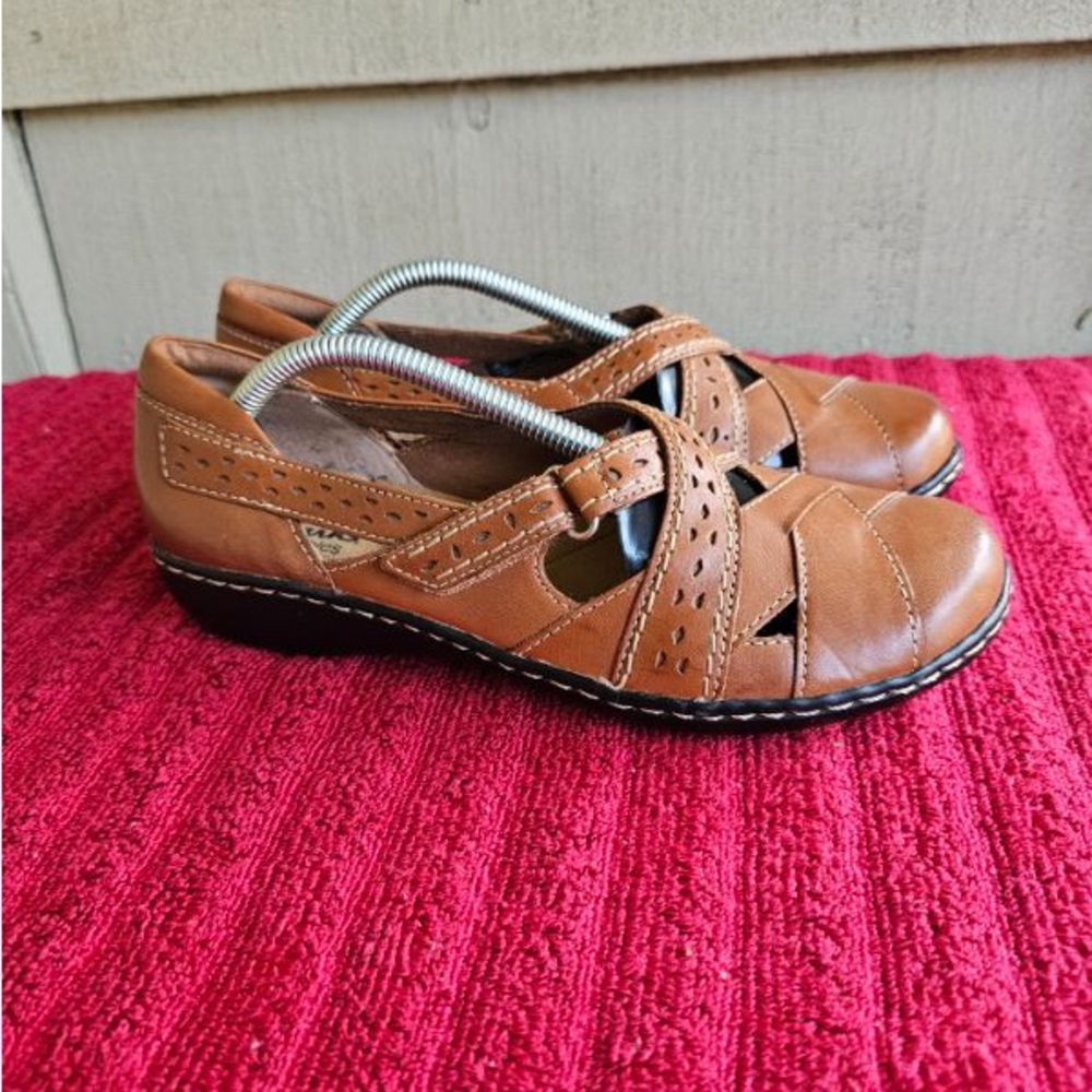 COPY - Clarks Bendables Mary Jane Brown Leather Strap Flats Women’s Size:7 Medi…